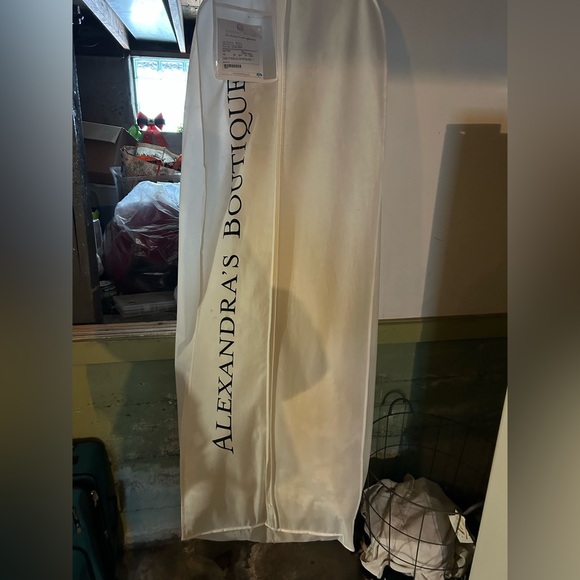 Stunning Ivory Sequin Wedding Dress - Picture 12 of 15